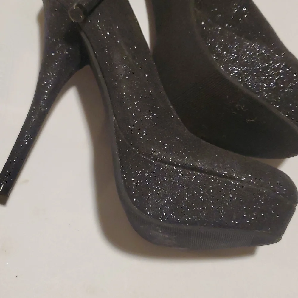 Shoes - Picture 3 of 3
